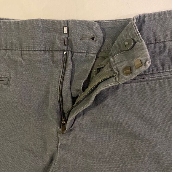 Gap Women’s Charcoal Canvas Shorts Size 10 3.5” inseam NWOT - Picture 3 of 9
